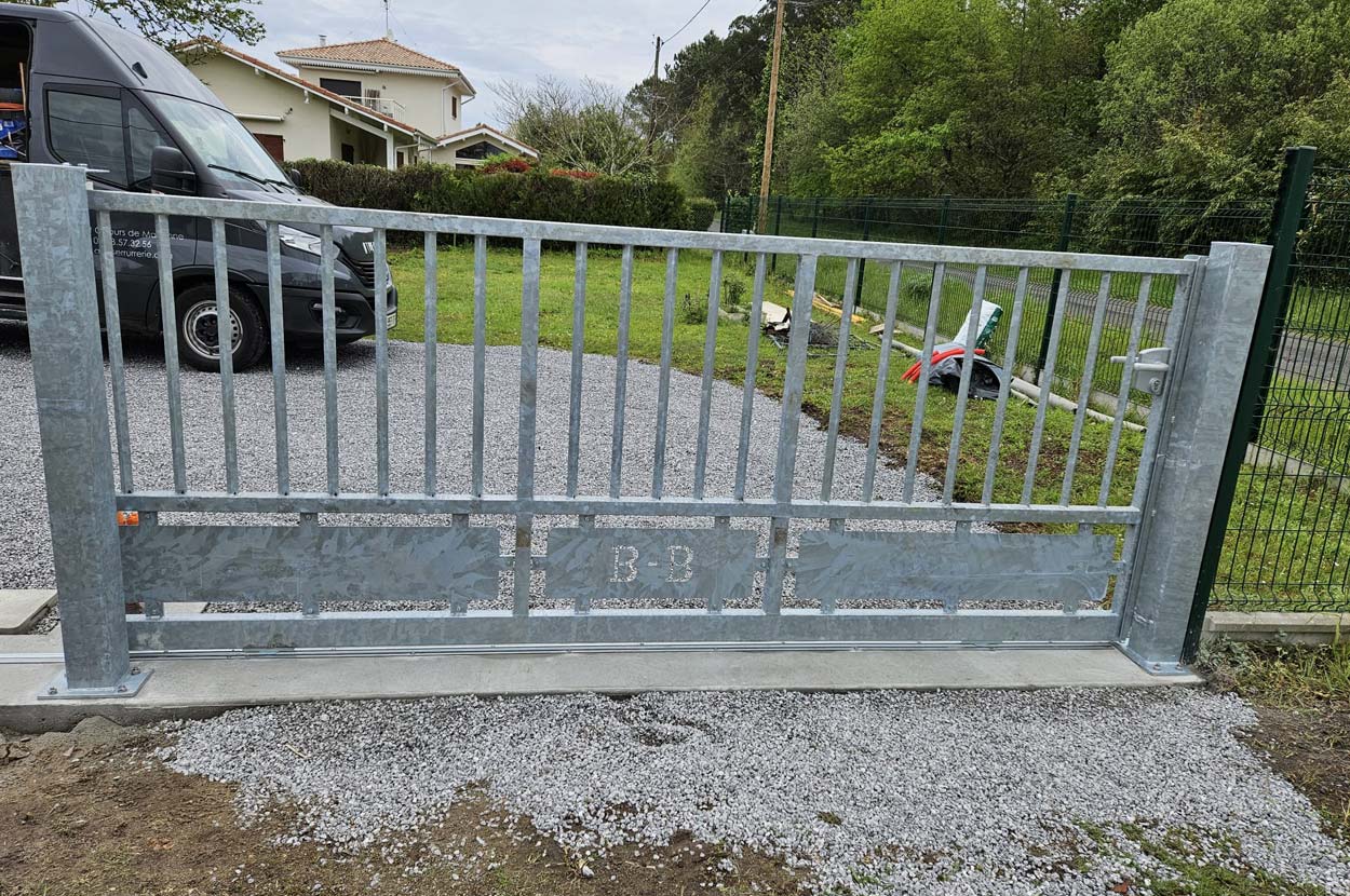 Escalier métal Landes, Escalier métal Pays basque, Garde corps Landes, Garde corps Pays basque, Pliage de tôles Landes, Pliage de tôles Pays basque, Portail Landes, Portail Pays basque, Verrière Landes, Verrière Pays basque